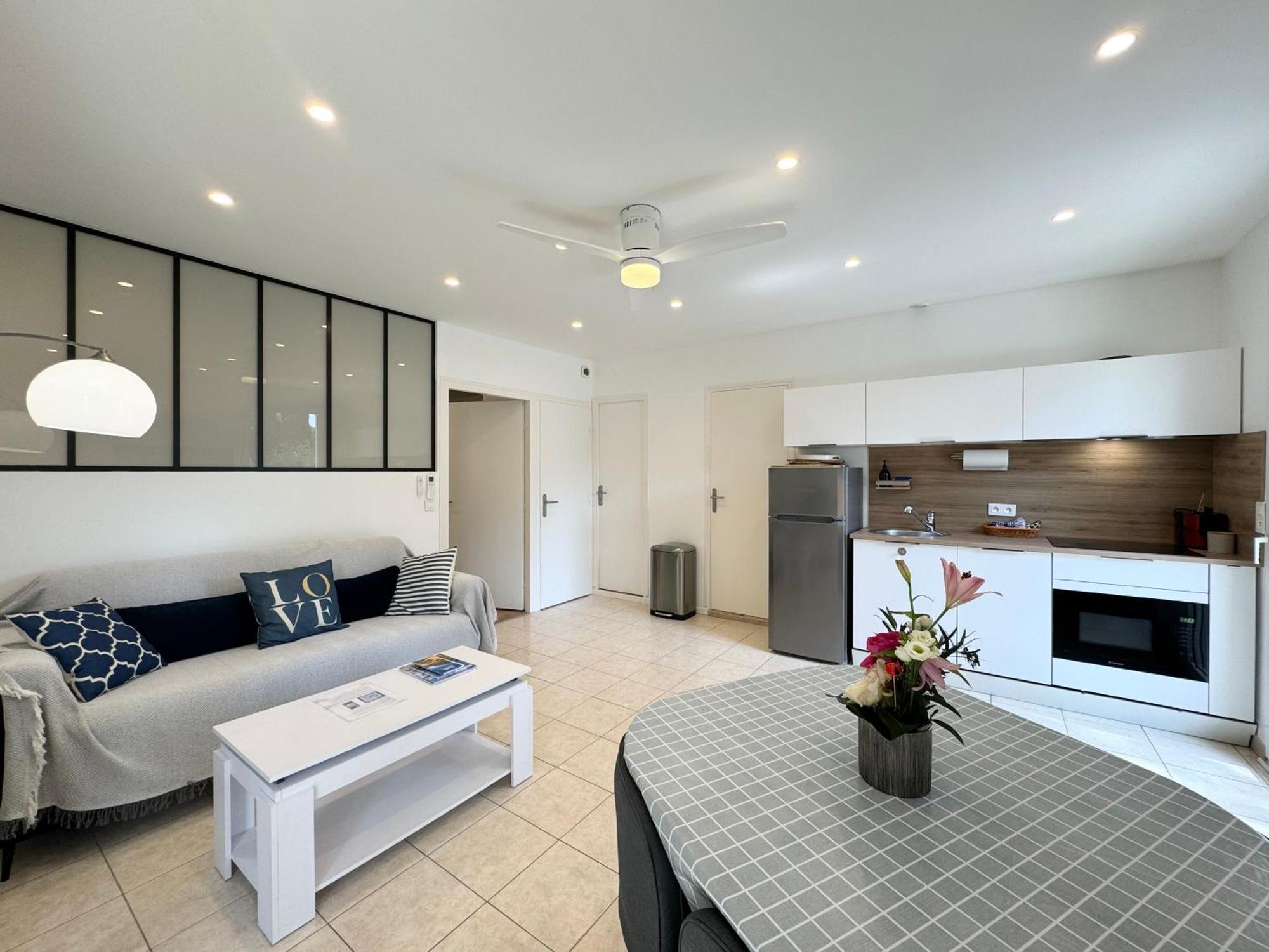Appartement 1Ch Avec Terrasse Et Jardinet A 400M De La Plage キャバレール・シュル・メール エクステリア 写真